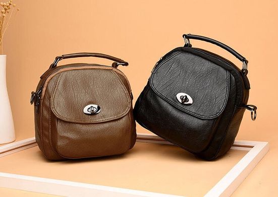 Модный рюкзак-сумка с тиснением и красивой застежкой