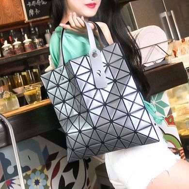 Женская сумка с лазерным геометрическим дизайном
