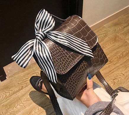 Модная сумка сундук под крокодил с ленточкой