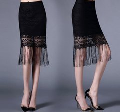 Элегантная гипюровая юбка с бахромой