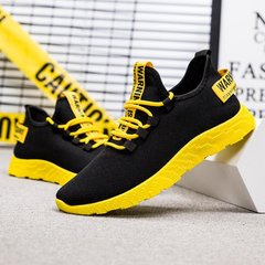 Удобные мужские кроссовки с желтой пиксельной подошвой