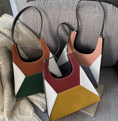 Модная сумка с замшевыми вставками и геометрическим дизайном