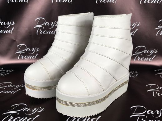 Стильные женские ботинки ботильоны на платформе для модных девушек Белый
