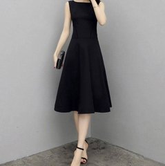 Классическое удлиненное черное платье