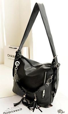 Вместительная сумка-рюкзак оригинального дизайна