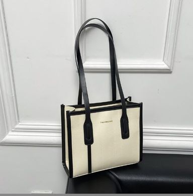 Класична жіноча сумка для модних дівчат